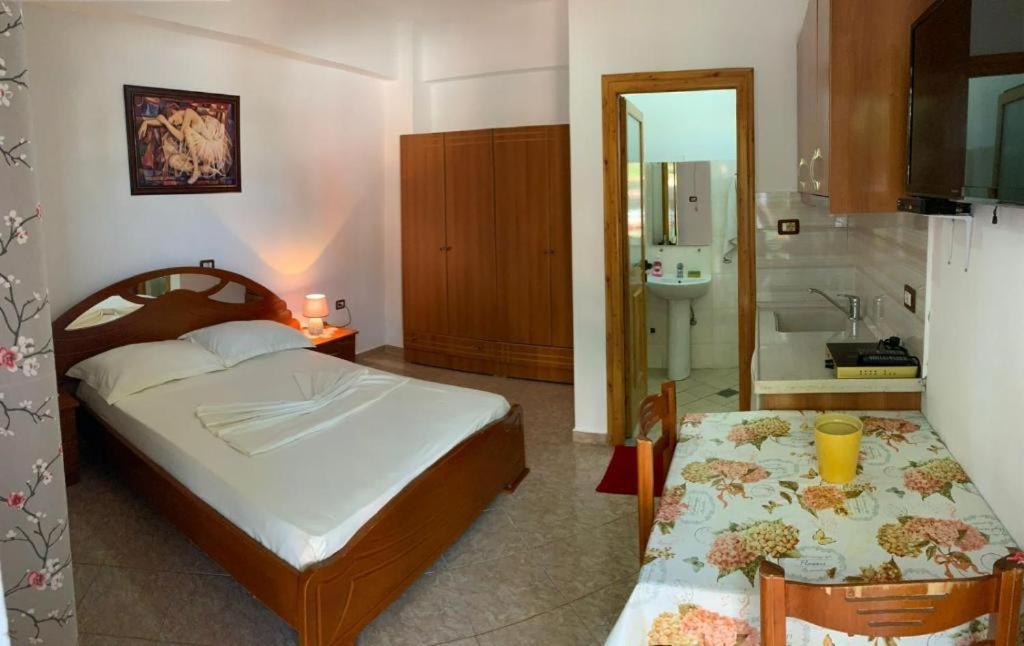 Albi'S Guesthouse Ksamil Eksteriør billede
