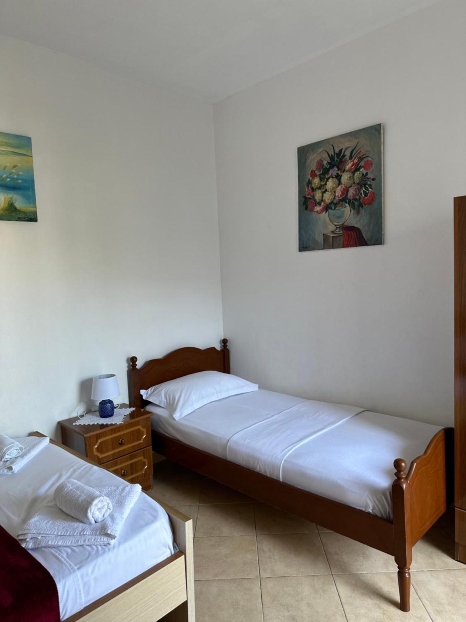 Albi'S Guesthouse Ksamil Eksteriør billede