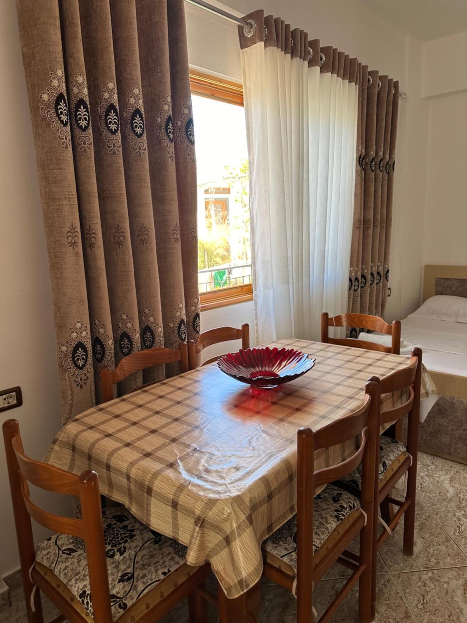 Albi'S Guesthouse Ksamil Eksteriør billede
